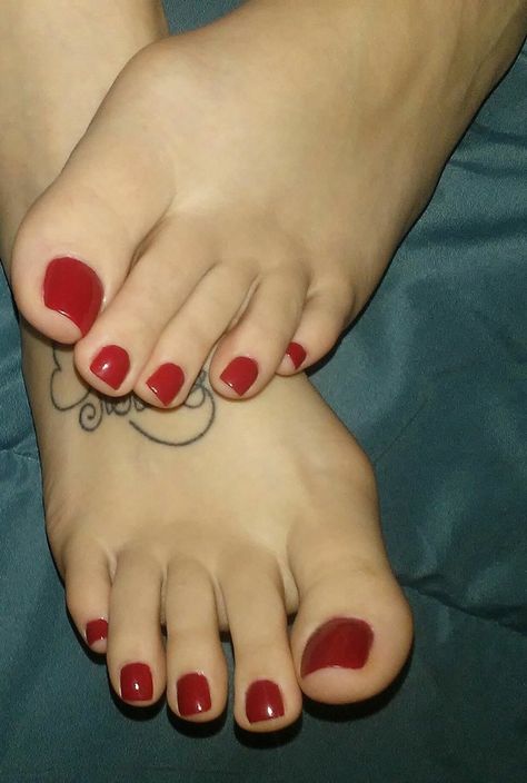 Red Toenails, Pretty Toe Nails, Cute Toe Nails, Cute Toes, Makati, Feet Nails, Red Nails, Toe Nails, Beautiful Nails