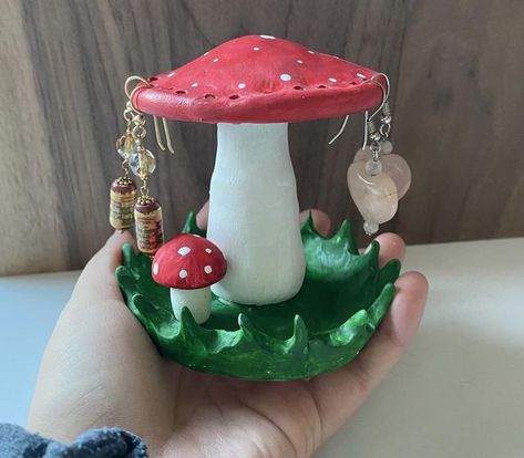 Clay Mushroom Earring Holder, Mushroom Earring Holder, Mushroom Earring, Clay Jewellery Holder, Diy Earring Holder, Clay Mushroom, Clay Rings, Diy Xmas Gifts, Clay Stuff