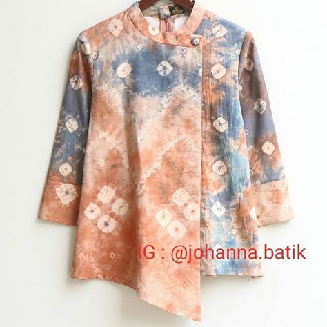 Blazer Batik Modern Hijab, Blouse Designs Hijab, Outer Batik Modern Hijab, Batik Fashion Modern Atasan, Blouse Batik Modern Kombinasi, Blus Batik Modern, Model Tunik Batik Modern, Model Blouse Batik, Batik Blazer