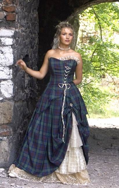 Tartan Wedding Dress, Scottish Wedding Dresses, Scottish Weddings, Tartan Wedding, Scottish Dress, Tartan Fashion, Scotland Forever, Ren Fest, Men In Kilts