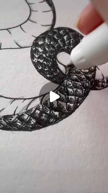 KASTALEIA on Instagram: "I have the still image as a post on my page!  How to draw a winding snake 🐍 snake drawing tutorial #snakes #drawingtutorial #arttutorial #howtodraw #artreels #drawingvideos" Snake Drawings Easy, How To Draw Snake Skin, Snake Sketch Simple, Drawing A Snake, Snake Skin Drawing, Snake Head Sketch, How To Draw A Snake Step By Step, How To Draw Snake Scales, Snake Design Drawing