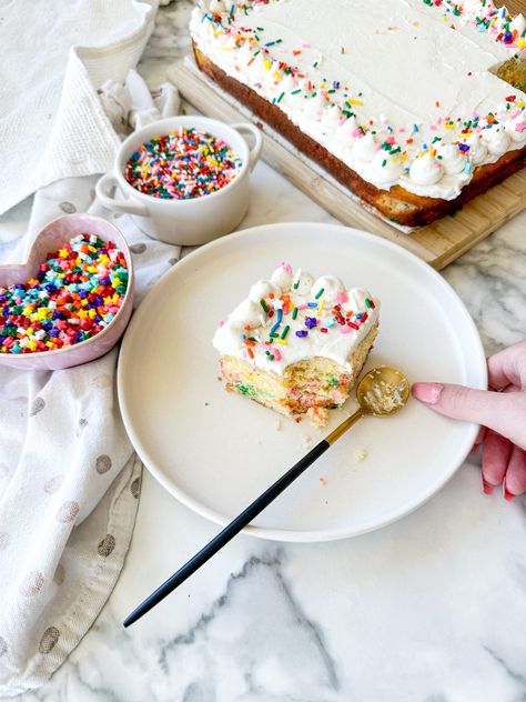 Homemade Confetti, Fluffy Vanilla Buttercream, Chocolate Espresso Cake, Espresso Cake, Easy Crepe Recipe, Brownie Cups, Frosting Techniques, Vanilla Buttercream Frosting, Chocolate Espresso