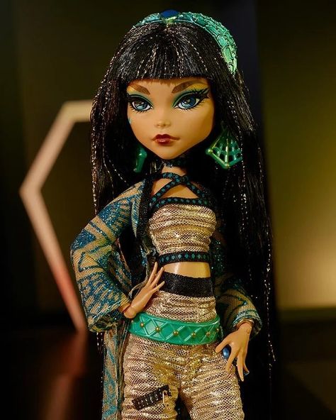 Mattel Creations, Haunt Couture, Mummy Wrap, Teal Heels, Original Monster, Chic High Heels, Monster High Pictures, Extra Long Hair, Blue Plaid Dress