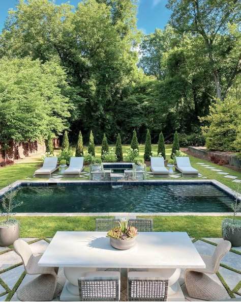 Italian Backyard Ideas, Italian Backyard, Pool With Pool House, Small Pool Ideas, Chic Backyard, Backyard Pool Design, Small Backyard Pool, Dream Backyard Pool, Pools Backyard Inground