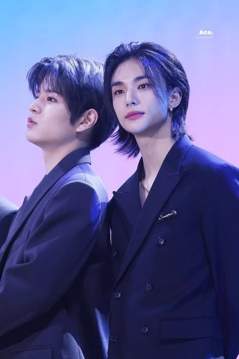 #skz #Hyunjin #seungmin Royal Au, Hyunjin Seungmin, Kids Background, Kids Mood, Love Band, Best Duos, Stray Kids Seungmin, Homeless Children, Kpop Wallpaper