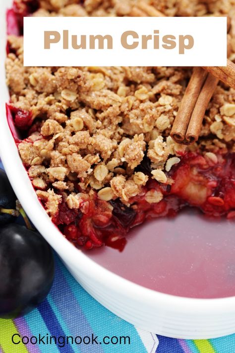 Plum crisp with honey and oats Plum Crisp Recipe, Plum Crisp, Plum Dessert, Fall Dessert Recipes Easy, Oats And Honey, Fall Desserts Easy, Cinnamon Almonds, Fall Dessert Recipes, Crisp Recipe