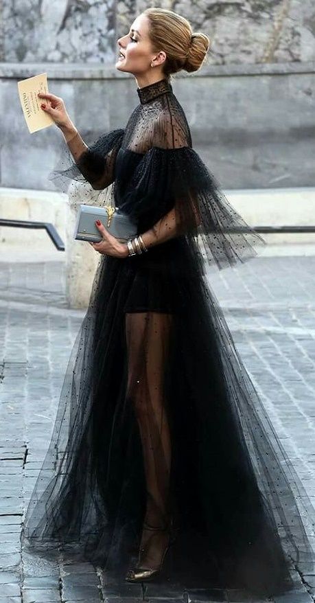 Olivia palermo, Valentino black tulle dress Olivia Palermo Style, Valentino Couture, Olivia Palermo, Vogue Paris, Looks Style, Mode Inspiration, Pretty Little Liars, Tulle Dress, Street Styles