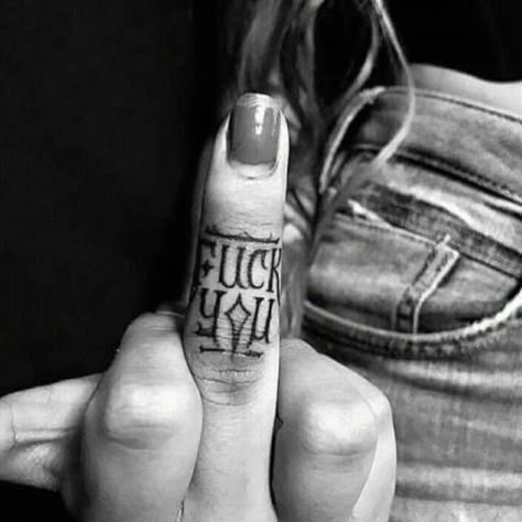 Middle Finger Tattoos, Petit Tattoo, Finger Tattoo For Women, Knuckle Tattoos, Hand Tattoos For Girls, Hand And Finger Tattoos, Finger Tattoo Designs, Hand Tattoos For Women, Tattoo Artwork