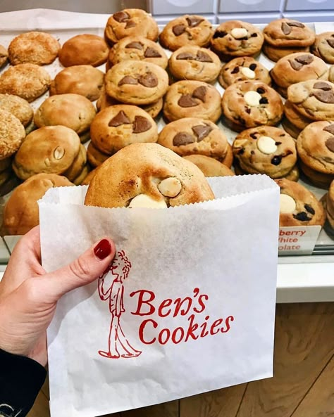 Ben’s Cookies Official on Instagram: “Click on the ( link in our bio) for our full menu and to place an order for delivery or pickup across #London ✨ #Nationwide Delivery Coming…” Creme Cookies London, Bens Cookies, Cookies Packaging Ideas, Business Cookies, Cafe Kitsune, Ben's Cookies, London Dinner, Dessert Logo, Cookies Packaging