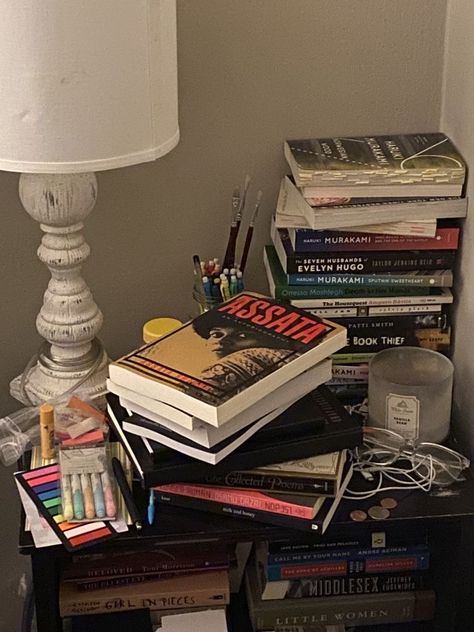 Chaotic Academia, Rory Gilmore, Stack Of Books, Book Girl, I Love Books, Study Motivation, Book Aesthetic, Love Book, Dream Life