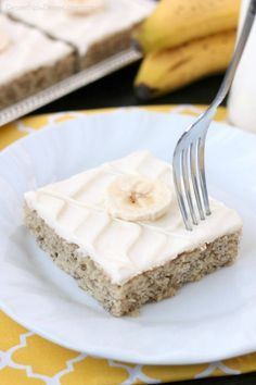 This is the BEST banana cake topped with the BEST cream cheese frosting! Perfect for picnics and potlucks, this banana sheet cake is a crowd pleaser! Everyone asks for the recipe! Banana Sheet Cake, The Best Banana Cake, Banana Sheet Cakes, The Best Cream Cheese Frosting, Best Banana Cake, Best Cream Cheese Frosting, Desserts Homemade, Banana Cake Recipe, Cream Cheese Frosting Recipe