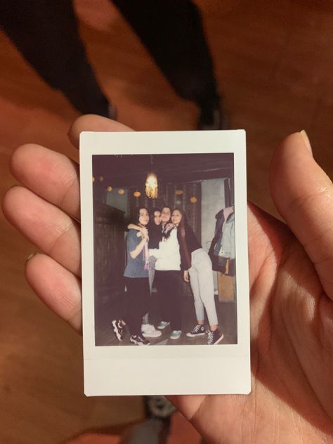 Polaroid Instax, Happy Birthday Friends, Instax Photos, Aesthetic Friends, Film Pictures, Polaroid Photo, Vintage Polaroid, Polaroid Pictures, Instant Photos