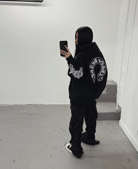 Chrome Hearts Streetwear, Chrome Hearts Hoodie Outfit, Outfit With Black Hoodie, Chrome Heart Outfit, Chrome Hearts Clothing, Chrome Streetwear, Chrome Of Hearts, Chrome Clothing, Chrome Outfits