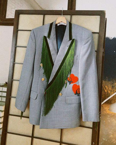 MADSEVENTIES Upcycling Ties, Upcycled Fashion Diy Ideas, Blazer Upcycling, Upcycled Fashion Diy Inspiration, Custom Blazer, Ropa Upcycling, Upcycled Fashion, Vintage Blazer, Upcycle Clothes