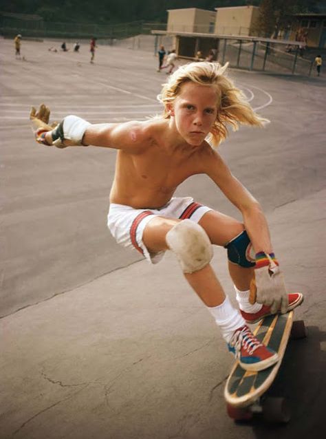 Young skater boy - Skateboarding in the 70s, Hugh Holland "Locals Only" Hugh Holland, Jay Adams, 남성 근육, Skate Photography, Vintage Skate, Cultural Identity, Human Poses Reference, Skateboarder, Poses References