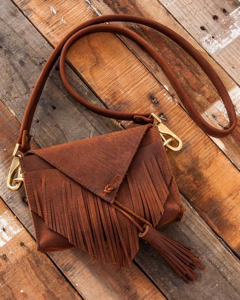 Bohemian Leather Bag, Leather Bag Tutorial, Small Fringe, Boho Leather Bags, Boho Cross, Bohemian Bag, Leather Bag Pattern, Diy Leather Bag, Small Leather Bag