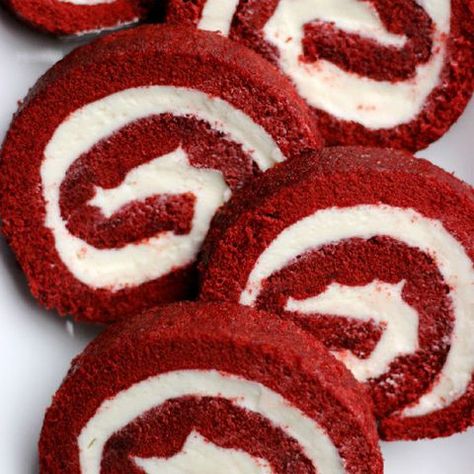 Red Velvet Cake Rolls Red Velvet Roll, Red Velvet Cake Roll, Red Velvet Desserts, Red Velvet Recipes, Cake Rolls, Cake Roll Recipes, Canned Frosting, Fancy Desserts, Roll Cake