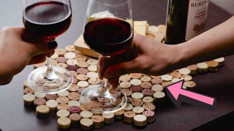 Cork Mat Diy, Hot Pads Diy, Wine Cork Table, Cork Placemats, Cork Table, Recycled Diy, Diy Cork, Recycled Wine Corks, Diy Placemats