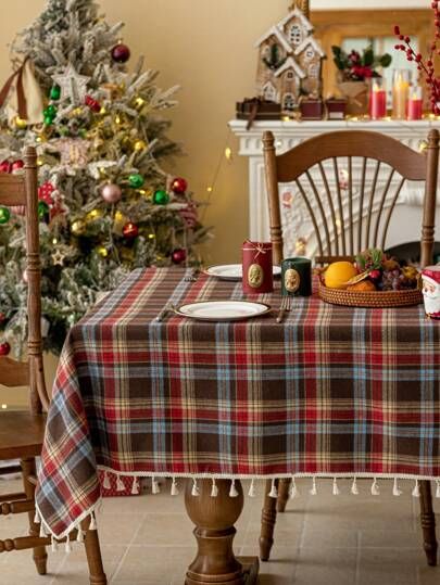 Holiday Theme Party, Dinner Gathering, Christmas Dining Table Decor, Mini Candy Canes, Party New Year, Christmas Dining Table, Plaid Tablecloth, Vintage Brush, Farmhouse Home Decor