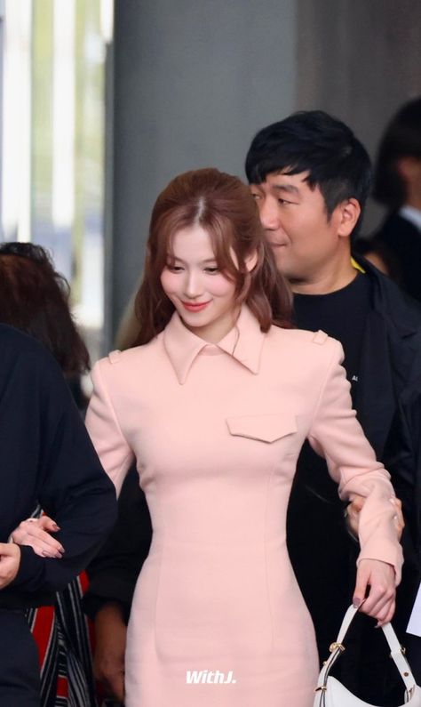 Prada Fashion Show, Soft Pink Dress, Japanese Princess, Modest Neckline, Prada Fashion, Sana Minatozaki, Half Updo, Kawaii Fashion Outfits, Twice Sana