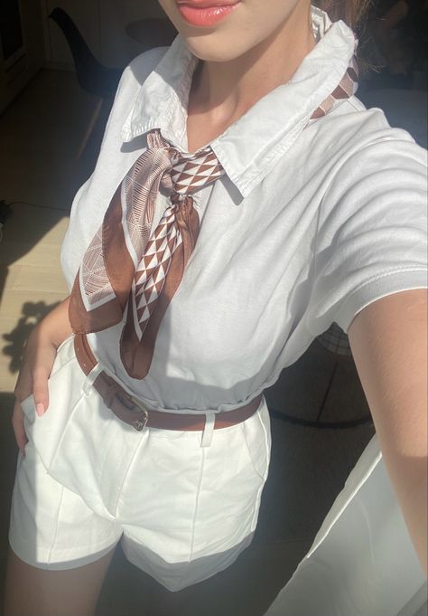 White Silk Scarf Outfit, Old Money Scarf Outfit, Brown And White Outfit Aesthetic, Old Money Aesthetic Brown, Scarf Old Money, Old Money Belt, Old Money Outfit Summer, Silk Scarf Outfit Classy, Silk Scarf Aesthetic