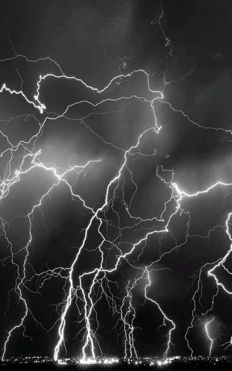 Lightning In The Sky, Lightning Storms, Black And White Photograph, Stormy Weather, Lightning Strikes, Red Queen, White Photo, White Aesthetic, Black Aesthetic