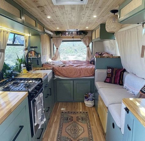 School Bus Camper, Camper Interior Design, Bus Interior, Bus Living, Shuttle Bus, Kombi Home, Van Conversion Interior, Diy Camper Remodel, Bus House