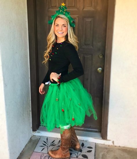 Christmas party outfit 🎄 Wacky Christmas Outfits, Grinch Christmas Costumes, Funny Christmas Party Outfits, Diy Christmas Character Costumes, Christmas Characters Dress Up, Holiday Costume Ideas, Diy Christmas Costumes, Ugly Christmas Sweater Diy Funny, Fun Christmas Outfits