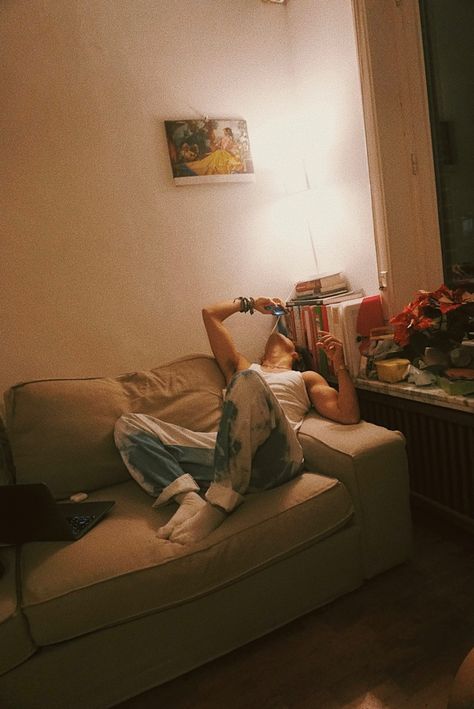 People Sitting On Couch, Man Sitting On Couch, Sofa Poses, Indie Bedroom Aesthetic, Classic Fashion Photography, Indie Guy, Sitting Pose Reference, Sitting On Floor, Indie Bedroom