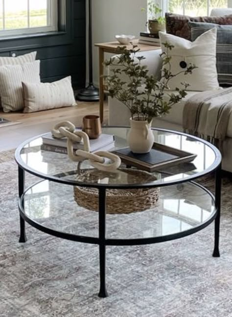 Glass Coffee Table Styling, Table For Apartment, Living Room Bohemian Style, Flowers Coffee Table, Coffee Table Centerpiece Ideas, Glass Coffee Tables Living Room, Glass Coffee Table Decor, Decorate A Coffee Table, Candles And Books