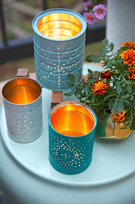 Tin Can Lights Diy, Tin Can Luminaries Diy, Diy Can Ideas, Garden Decor Diy Recycle Craft Ideas, Diy Garden Lanterns, Cheap Diy Outdoor Patio Ideas, Diy Luminaries Outdoor, Tin Crafts Diy, Homemade Lamps Ideas