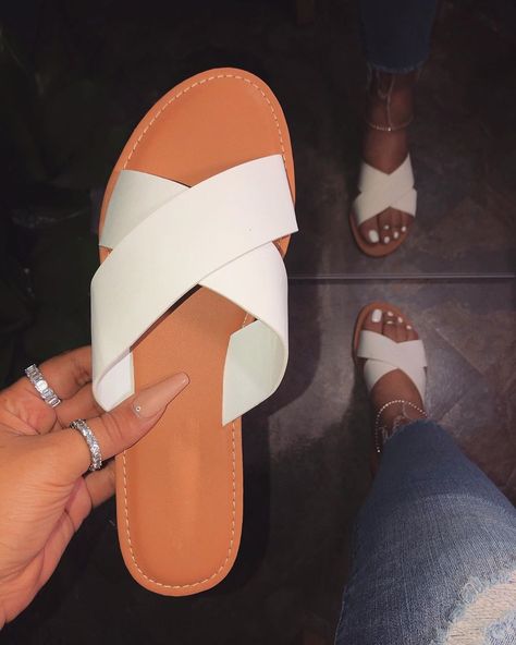 @lamodishboutique shared a photo on Instagram: “🚨 Restock Alert 🚨 Celeste Sandals Are Back For The Last Time Available In 4 Colors😱 Get Yours Now While Supplies Last‼️ @lamodishboutique…” • Mar 24, 2020 at 3:31pm UTC Palm Slippers For Ladies, Palm Slippers, Slippers For Ladies, Pretty Sandals, Slides For Women, Womens Sandals Summer, Slippers For Women, Womens Summer Shoes, Casual Slippers