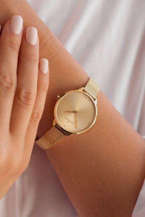 Golden Watch Women, Wrist Watch Aesthetic, Small Watches Women, Classic Watch Women, Watch Aesthetic, Purple Watch, Golden Watch, Vintage Watches Women, Jewelry Lockets