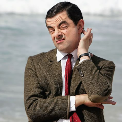 Rowan Atkinson as Mr. Bean Muslim Humor, Mister Bean, Halal Jokes, Afrikaanse Grappe, Mr Bean Funny, Sarcastic People, Beer Memes, Funny Birthday Meme, Rowan Atkinson