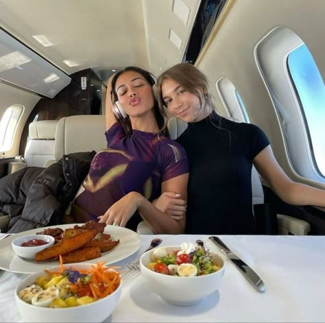 On An Airplane, Super Rich Kids, Cindy Kimberly, Bestie Goals, Future Lifestyle, Rich Kids, Rich Life, Dream Lifestyle, Friendship Goals