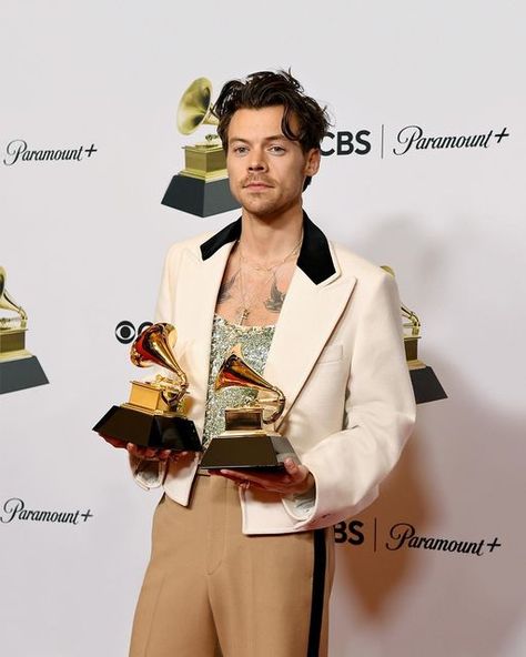 Grammys 2023, Harry Styles Gucci, Perfect Handwriting, Pretty Star, Song Of The Year, Album Of The Year, Harry Styles Pictures, Gucci Horsebit, Harry Styles Photos