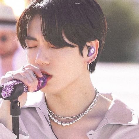 Jungkook Necklace, Husband Jungkook, Busan, Bts Jungkook, Jeon Jungkook, Pearl Necklace, Bts, On Twitter, Twitter