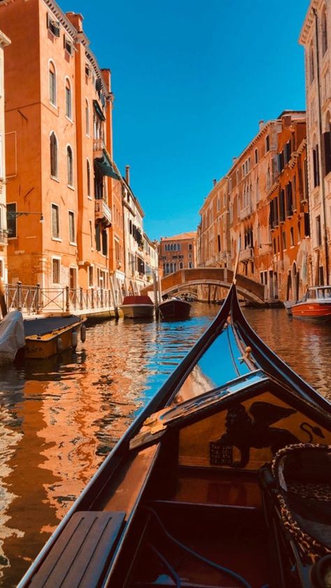 Venice Summer, Venice Italy Photography, Couples Trip, Summer Vibes Aesthetic, European Holiday, Italy Vibes, Map Of Europe, Italy Pictures, Europe Aesthetic