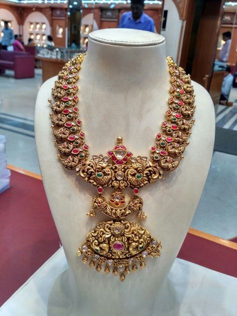 Mango Haram, Temple Jewelry Necklace, Gold Temple Jewellery, Antique Gold Jewelry Indian, Gold Necklace Indian Bridal Jewelry, Antique Bridal Jewelry, Long Pearl Necklaces, Antique Jewelry Indian, Bridal Jewelry Collection