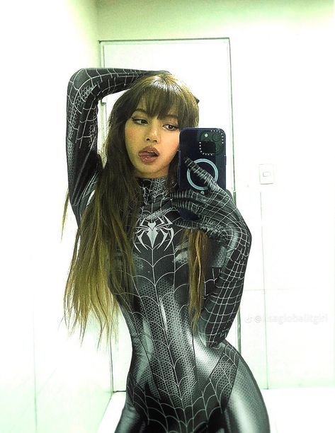 Spider Woman Costumes, Spiderman Halloween Costume, Venom Costume, Spiderman Outfit, Spiderman Costume, Spiderman Cosplay, Pretty Halloween Costumes, Cute Couple Halloween Costumes, Spider Girl