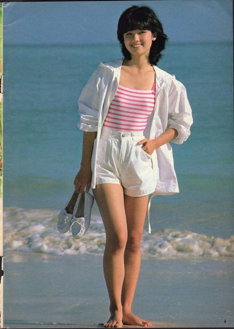 80s Summer Fashion, Japanese Fashion Summer, 90s Japan Fashion, 90s Japanese Fashion, Vintage Japanese Fashion, Japan 80's Aesthetic, 80s Japanese Fashion, Japanese Fashion Women, Look 80s