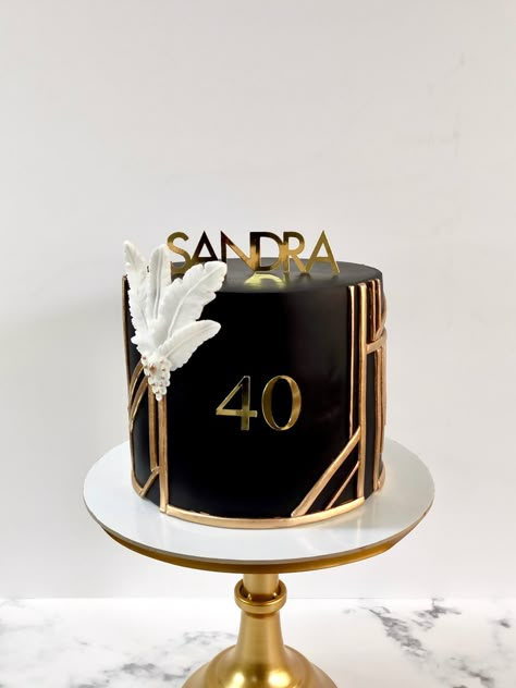 20s Theme Birthday Cake, The Great Gatsby Cake Ideas, Great Gatsby 40th Birthday Cake, Gatsby Style Cake, Gatsby Theme Cake, The Great Gatsby Cake, 1920s Birthday Cake Ideas, Great Gatsby Themed Cake, Great Gatsby 40th Birthday Party