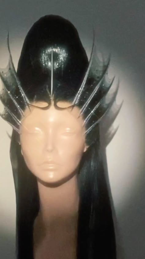 Mermaid Wig Hairstyles, Siren Cosplay Mermaid, Surreal Hairstyle, Webbed Ears Mermaid, Siren Claws, Dark Mermaid Fashion, Deep Sea Creature Costume, Evil Siren Costume, Scary Siren Makeup