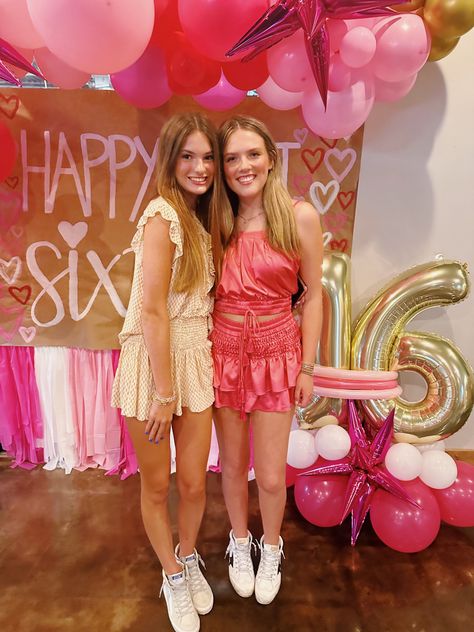 Preppy Selfies, Anna Birthday Party, 14th Birthday Party Ideas, 15th Birthday Party Ideas, Preppy Birthday, Birthday Photoshoot Ideas, Preppy Blogs, Preppy Party, Its A Girl Balloons