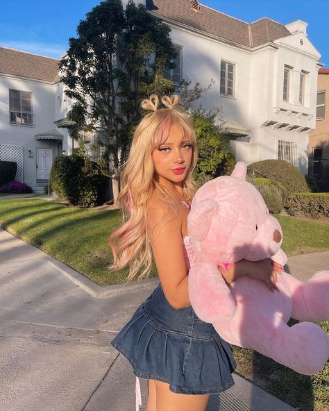 Light Pink Hair, Barbara Mori, Creative Hair Color, Barbie Hair, Fairy Aesthetic, Pretty Hair Color, Pastel Pink Aesthetic, Creative Hairstyles, Dream Hair