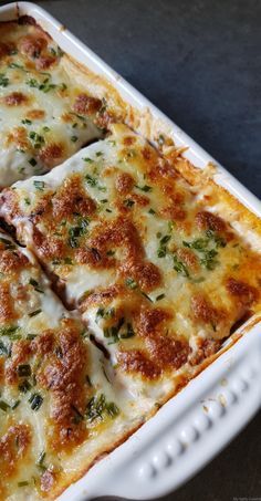 Seafood Pizza Recipes, Healthy Dinners For Two, Seafood Pizza, Moussaka Recipe, Greek Dishes, Best Dinner Recipes, Batch Cooking, Jamie Oliver, Meat Dishes