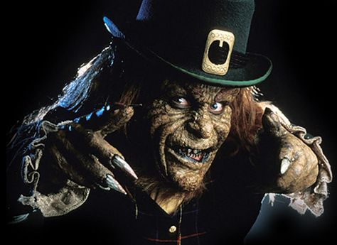 Review of the 1993 horror film 'Leprechaun', starring Warwick Davis and Jennifer Aniston. The quirky film was successful in its own brand of horror-comedy. #leprechaun #horror #warwickdavis #jenniferaniston Scary Leprechaun, Leprechaun Art, Evil Leprechaun, Leprechaun Movie, Leprechaun Tattoos, Money Isn't Everything, Warwick Davis, Film Character, Ghost Movies