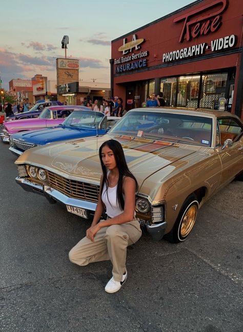 #lowrider #lowridermodel #chicana #chicano #lowridercar Lowrider Aesthetic, Cars Lowrider, Chicana Aesthetic, Chica Chola, Chicana Style, Lowrider Trucks, Lowrider Art, Cool Old Cars, Old Vintage Cars