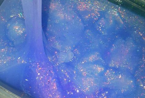 Imagen de blue, kawaii, and pastel Crystal Alien, Blue Slime, Liquid Crystal, Diy Slime, Crystal Prisms, Holographic Glitter, Unicorn Party, Bits And Bobs, Rocks And Crystals