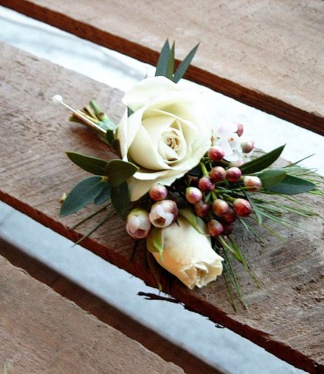 Beautiful corsage for a winter wedding. Hypericum berries are one if my Favs! Flowers White Roses, Hypericum Berry, Corsage White, Winter Wedding Red, Wrist Corsages, White Winter Wedding, Match Outfits, Wedding Corsage, Cheap Wedding Flowers